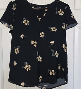 Hilary Radley Black Floral Short Sleeve Top